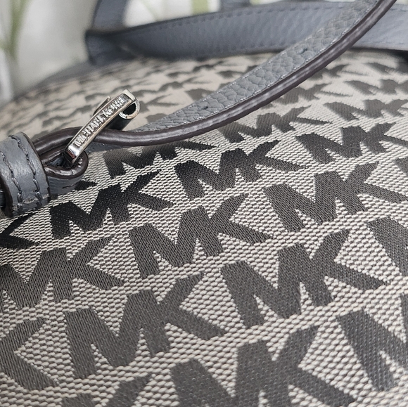 Michael kors abbey medium backpack - Picture 8 of 10